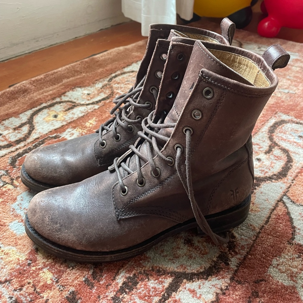 Leather Frye lace up boots